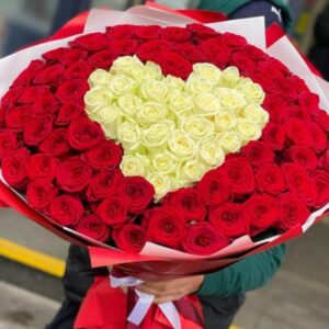 Букет из 101 розы с сердцем